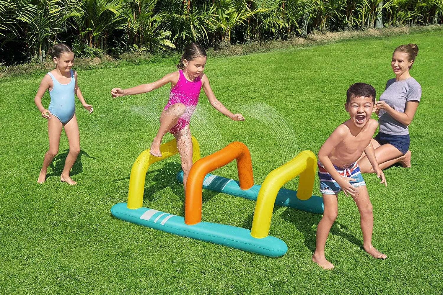 Bestway Hop Zone Sprinkler (53"x 31"x 21"/1.35m x 79cm x 53cm)