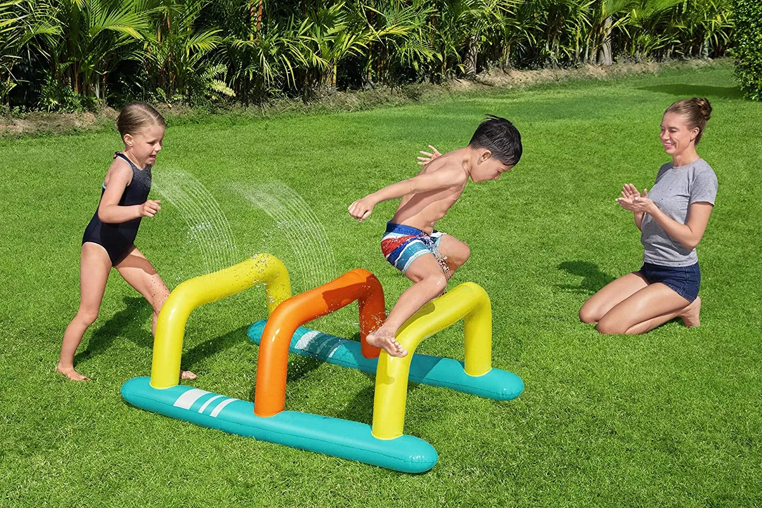 Bestway Hop Zone Sprinkler (53"x 31"x 21"/1.35m x 79cm x 53cm)
